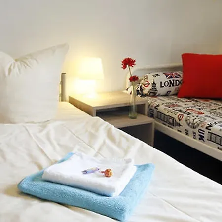 Хостел Happy Bed *